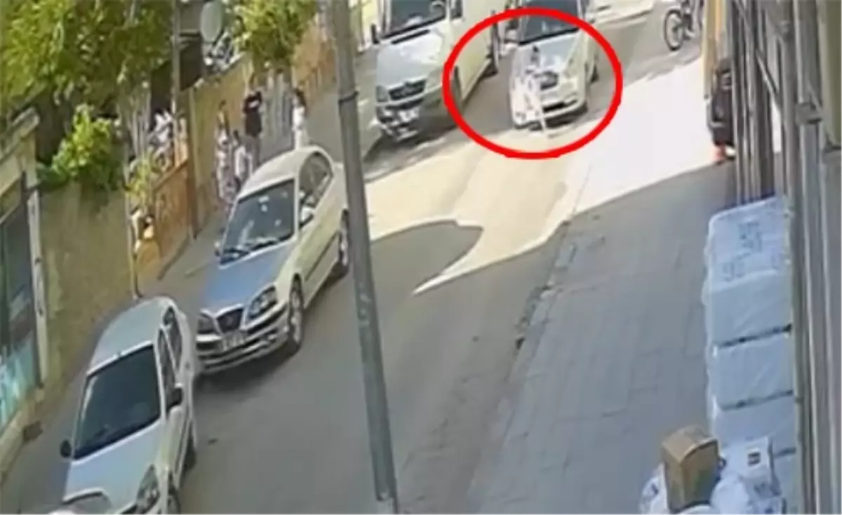 Küçük Çocuk Otomobil Çarpması Sonucu Yaralandı