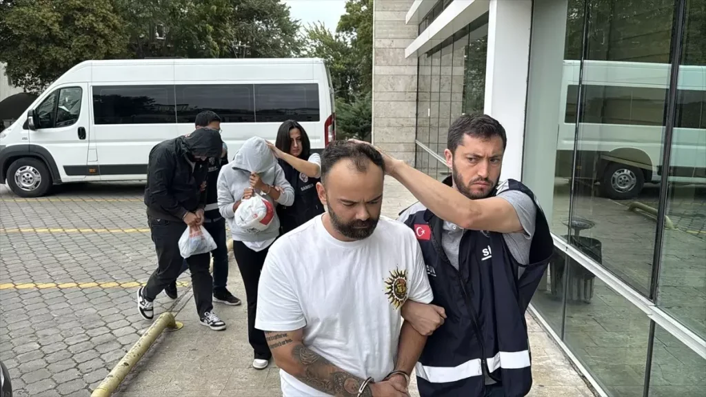 **Sahte İlanlarla Dolandırıcılık: 2 Şüpheli Tutuklandı**