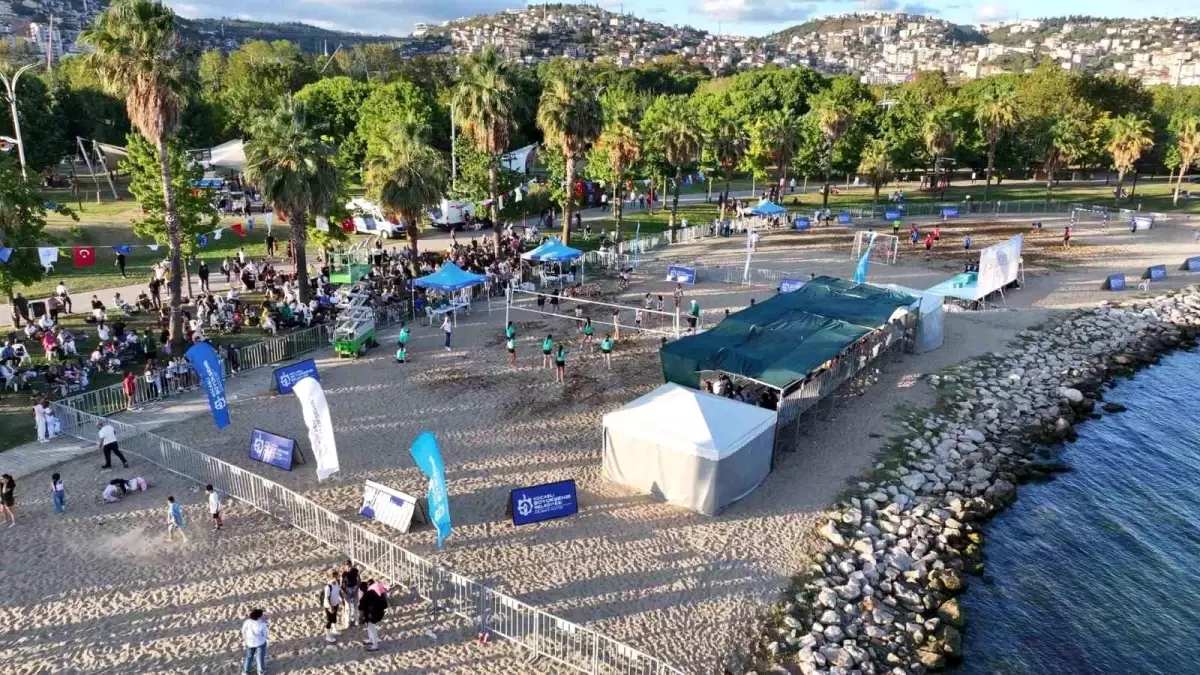**Sekapark Plaj Şenlikleri Sporseverleri Bir Araya Getirdi**