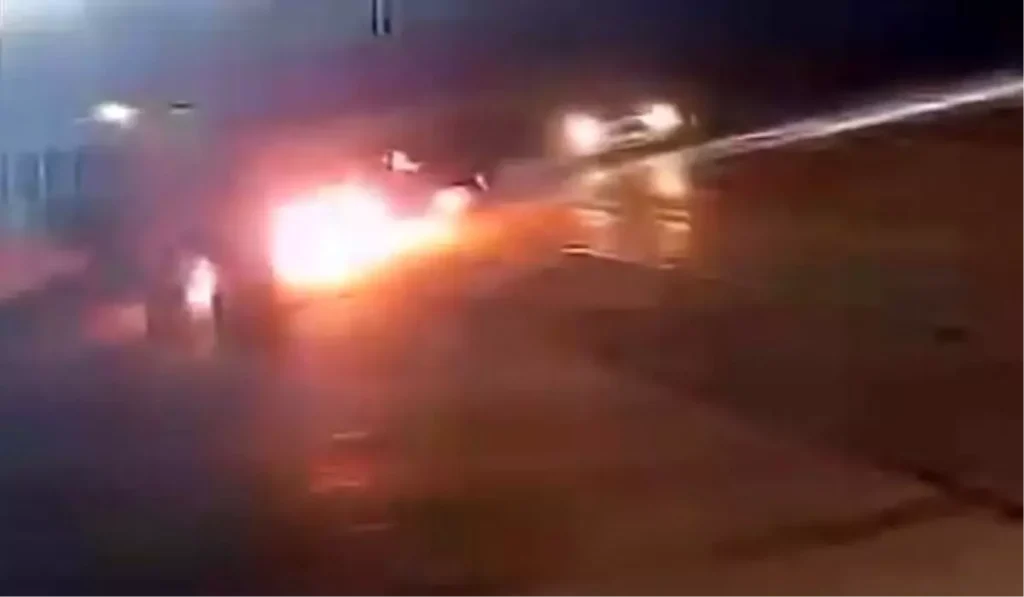 Seyir Halindeki Otomobil Alev Aldı