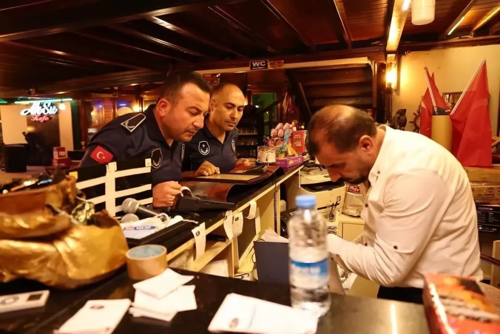 Sivas Belediyesi Zabıta Ekipleri Gece Denetimlerini Sürdürdü