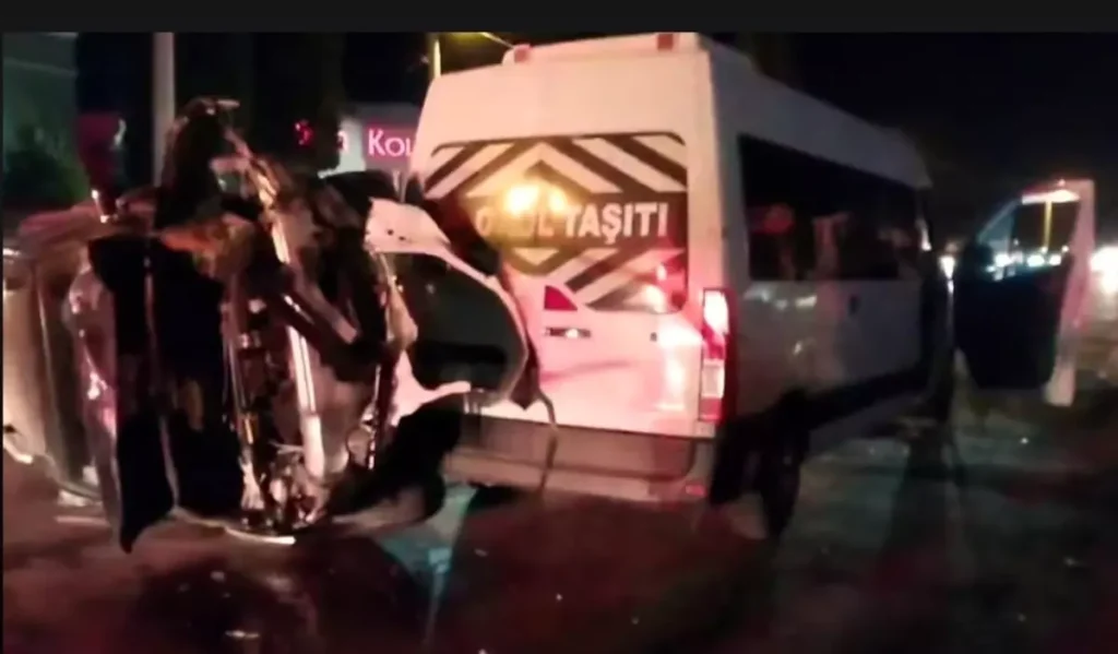 Trafik Kazası Söke’yi Sarstı: 3 Kişi Yaralandı