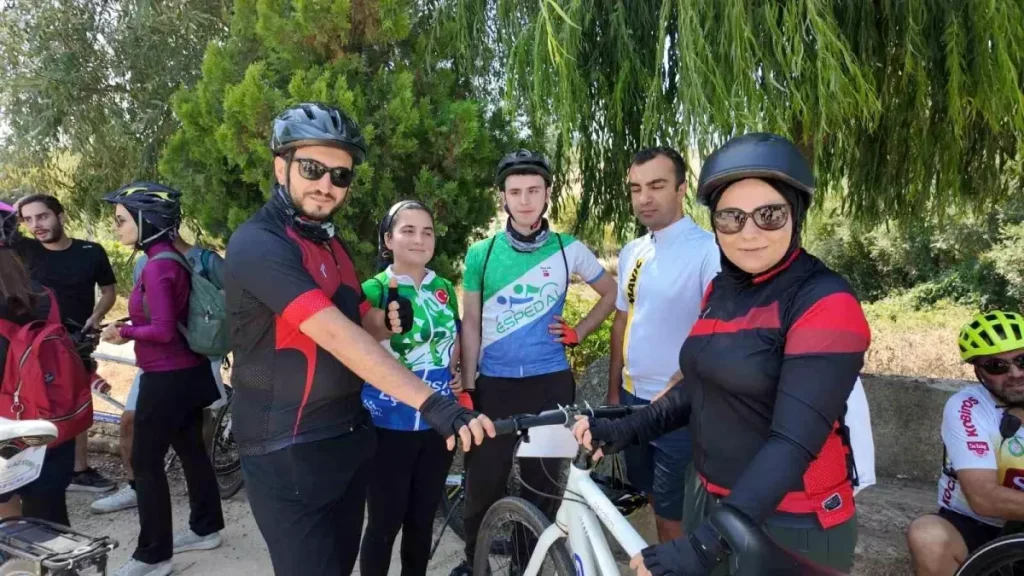 **Görme Engelliler Tandem Bisikletlerle Kocaeli’ni Keşfetti**