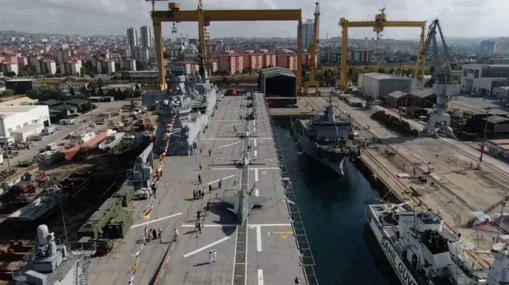 **TEKNOFEST Mavi Vatan Halkın Ziyaretine Açıldı**