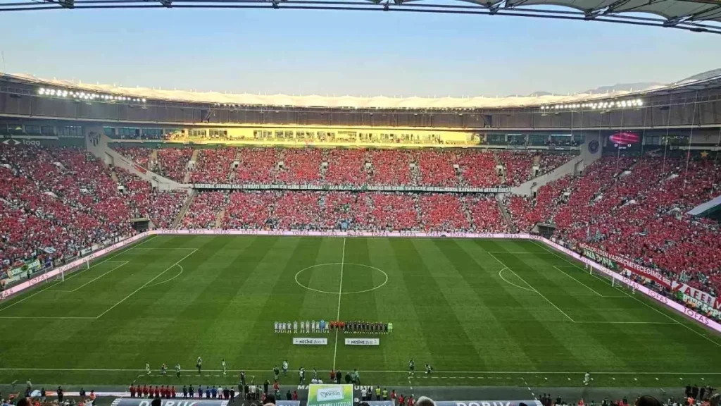 Bursaspor, TFF 2. Lig Kırmızı Grup’ta 1461 Trabzon FK’yı Deplasmanda Mağlup Etti