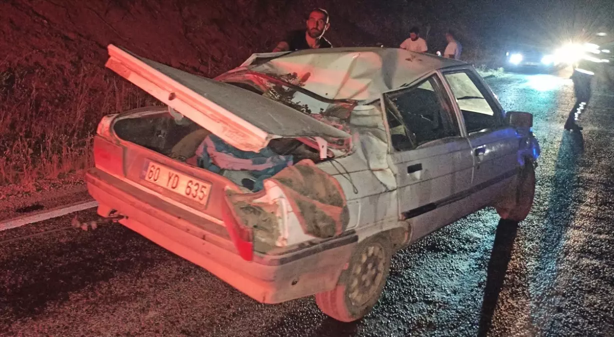 Tokat’ta Otomobil Devrildi: 3 Kişi Yaralandı