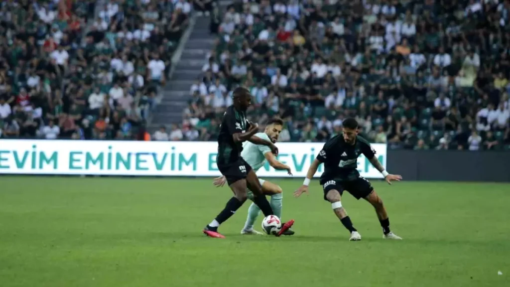 **Kocaelispor Kayserispor’u Uzatmada Berabere Kıldı**