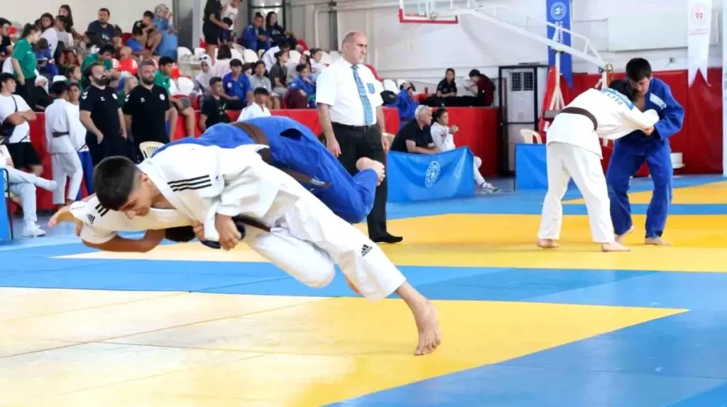 **Aydın’da Judo Şampiyonları Belirlendi**