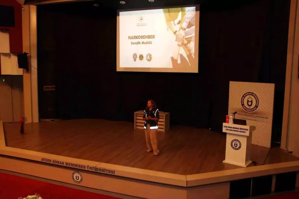 Üniversite Öğrencilerine İş Sağlığı Eğitimi Verildi