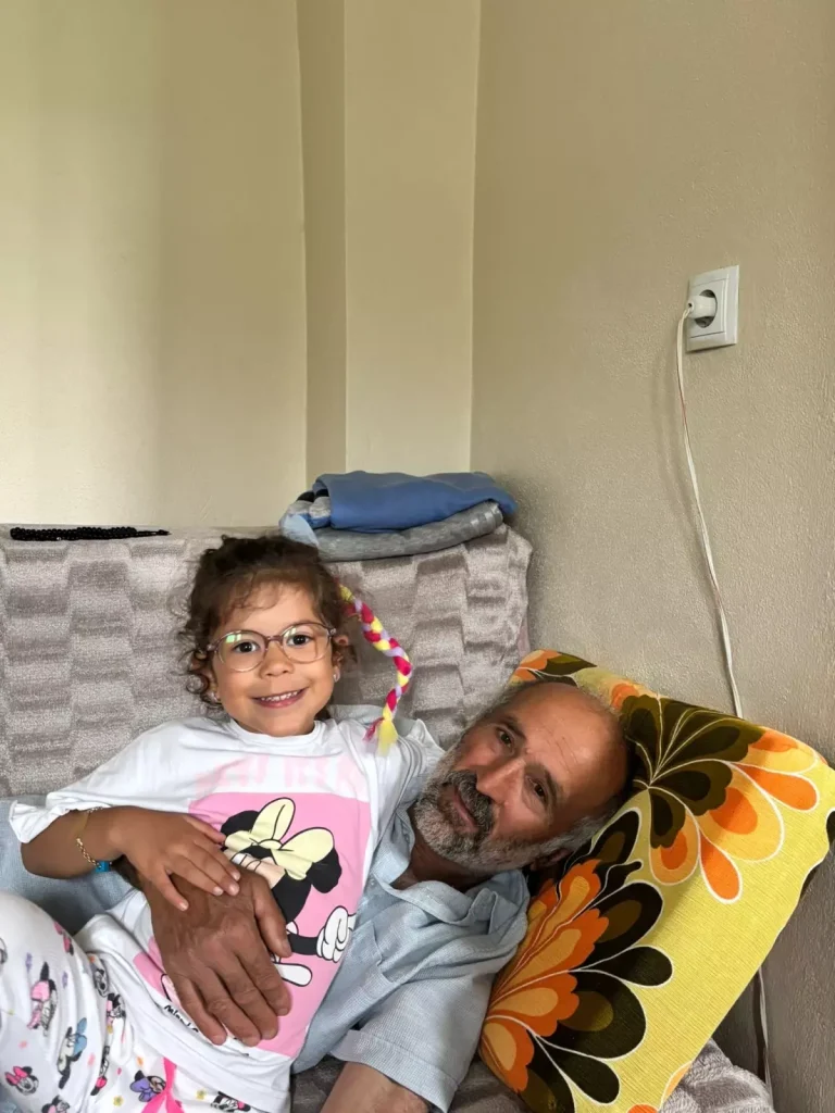 Dede Torunun Ardından Koştu, Sosyal Medya Büyüledi