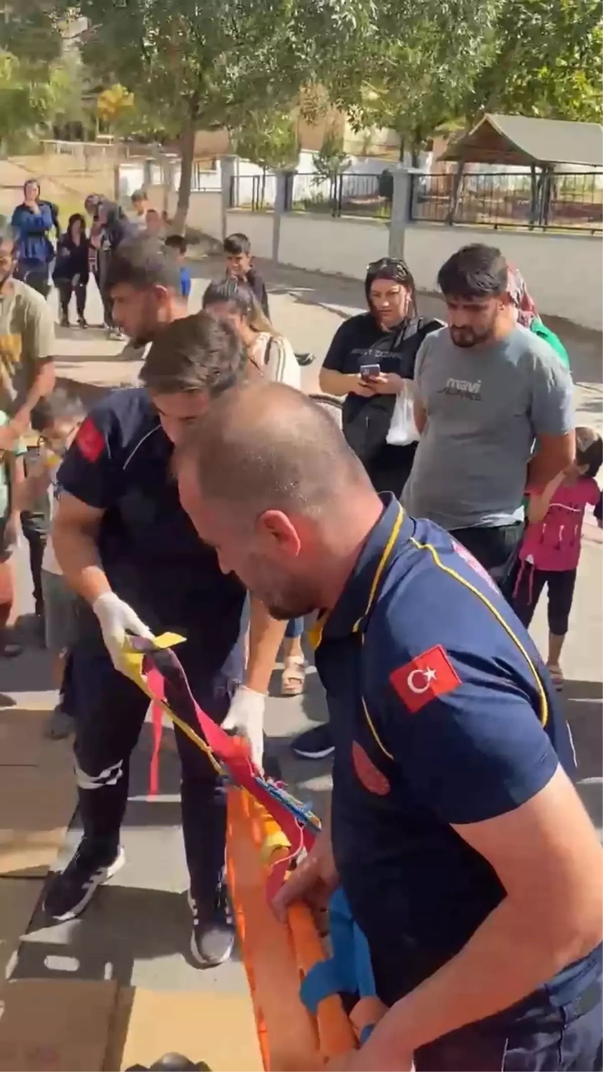 Çocuklara Araç Çarptı: Hayati Tehlike Devam Ediyor