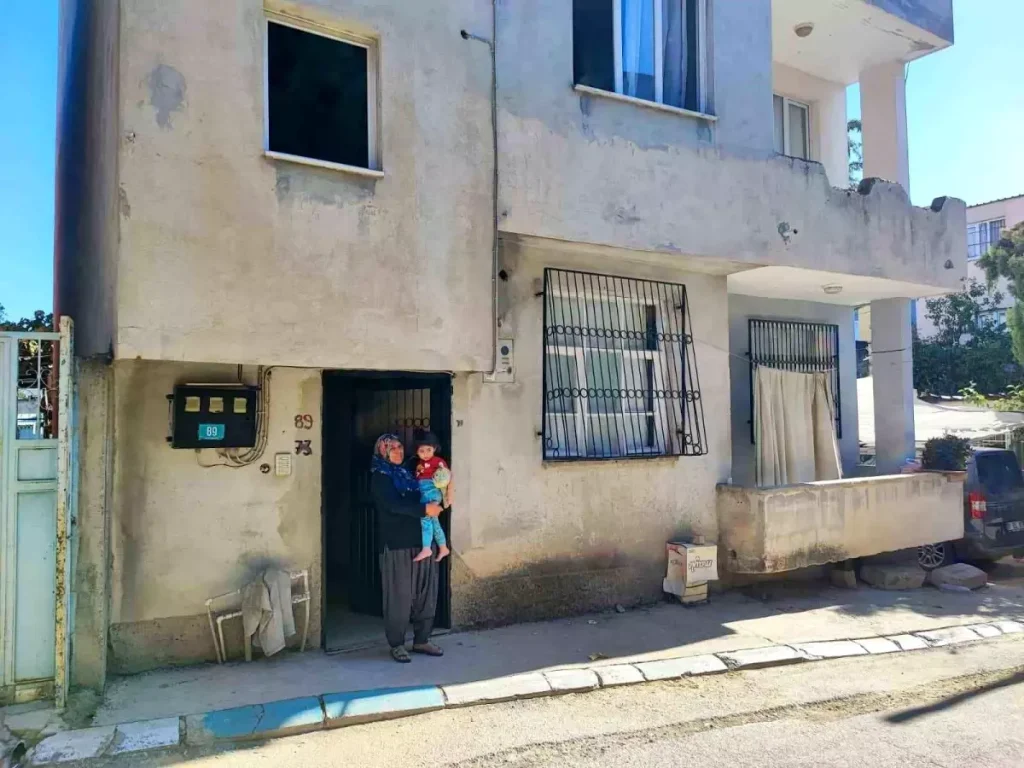 James Bond Filmi Çekilen Köprü Yıkılıyor