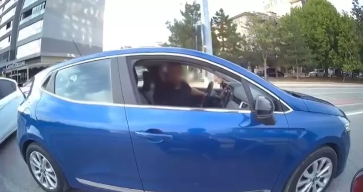 Trafik Kavgası Kask Kamerasında: Sürücüler Arası Tartışma