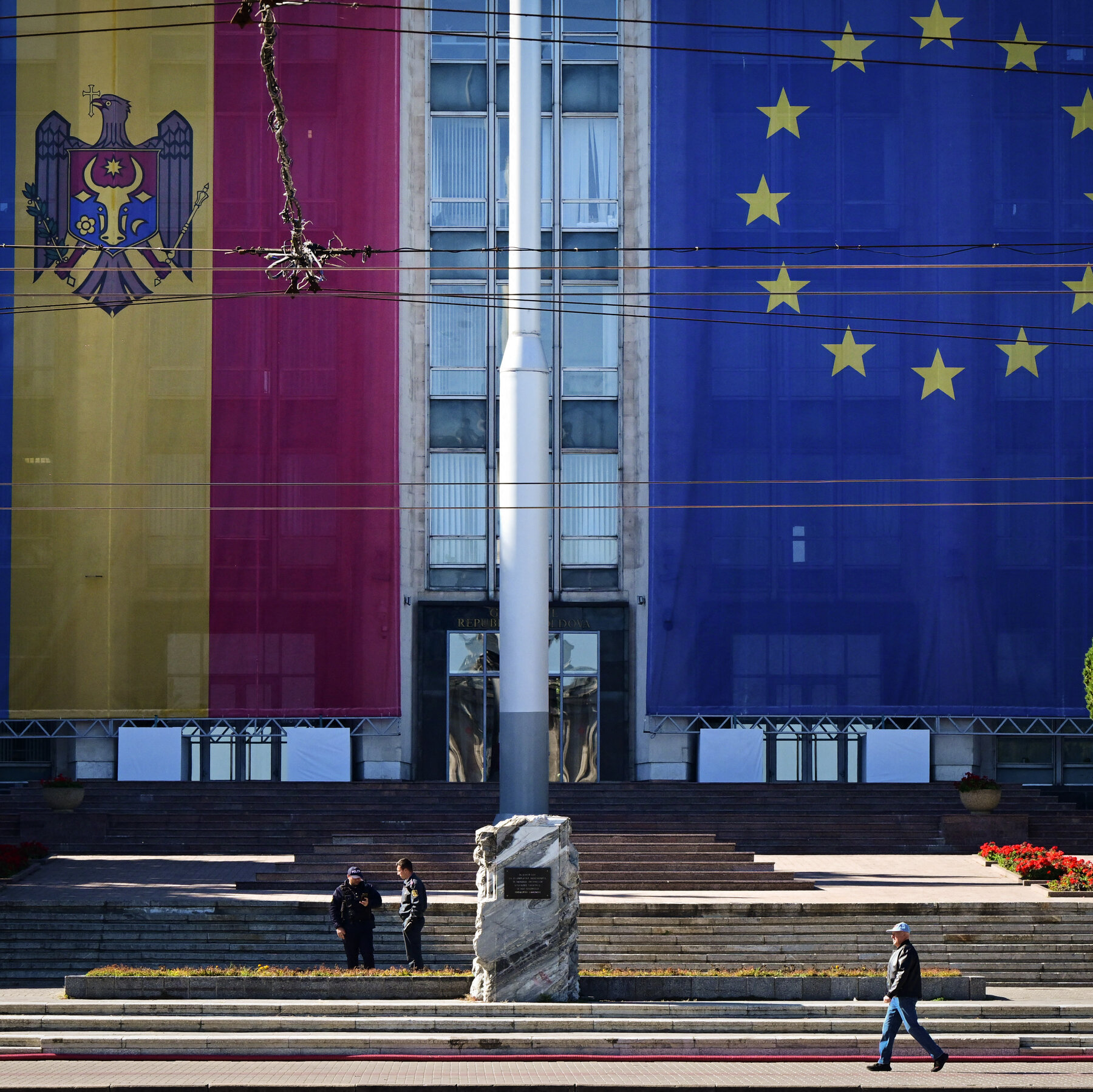 Moldova Moves Toward Europe, but Russian Tug-of-War Persists