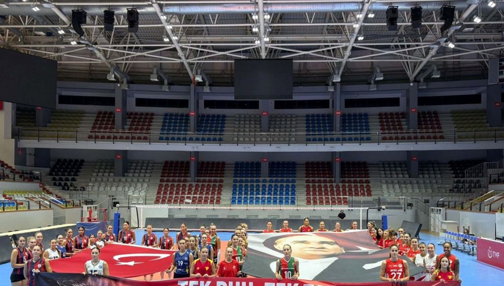İzmirli voleybolcular 9 Eylül’de tek yürek
