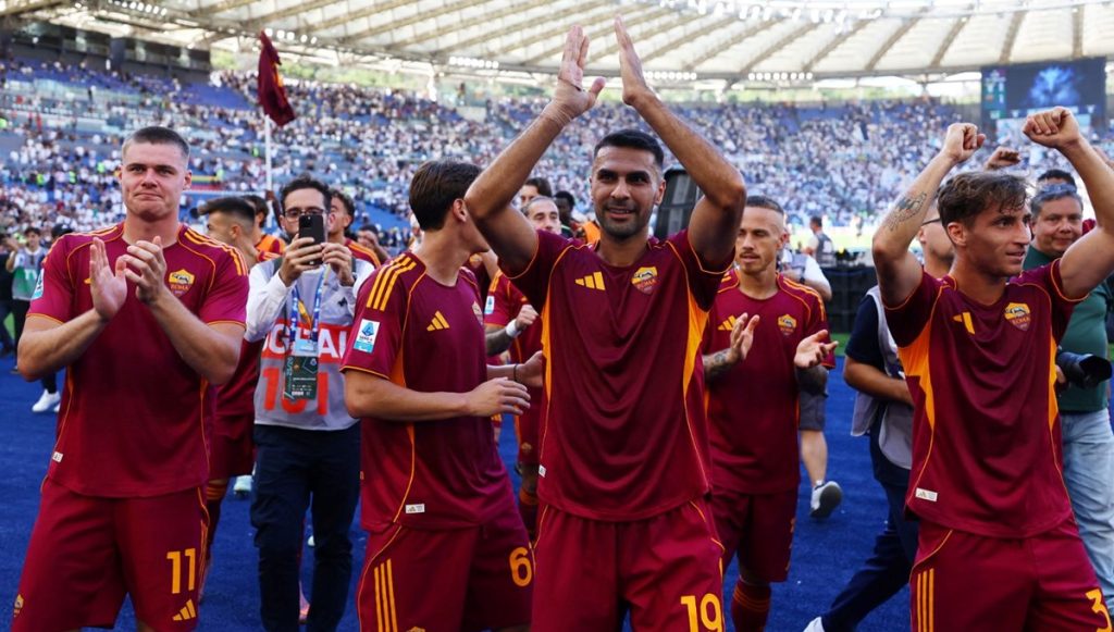 Zeki Çelik oynadı, Roma iki kırmızı kartın çıktığı derbide Lazio’yu devirdi!