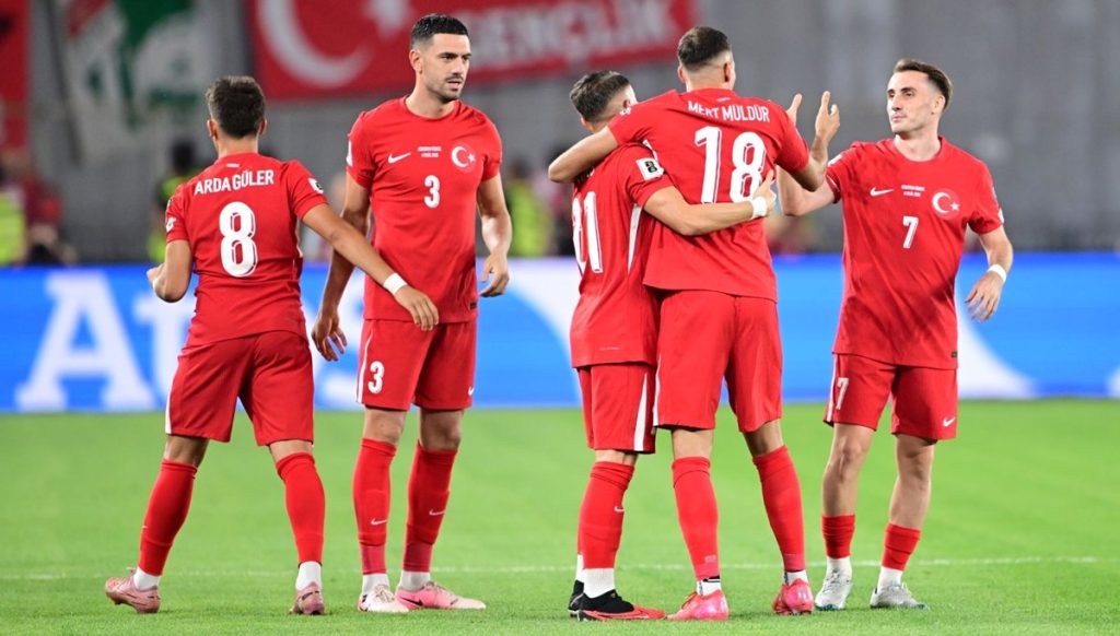 Türkiye’nin tarihi güzellikleri milli takım paylaşımlarında yer alıyor