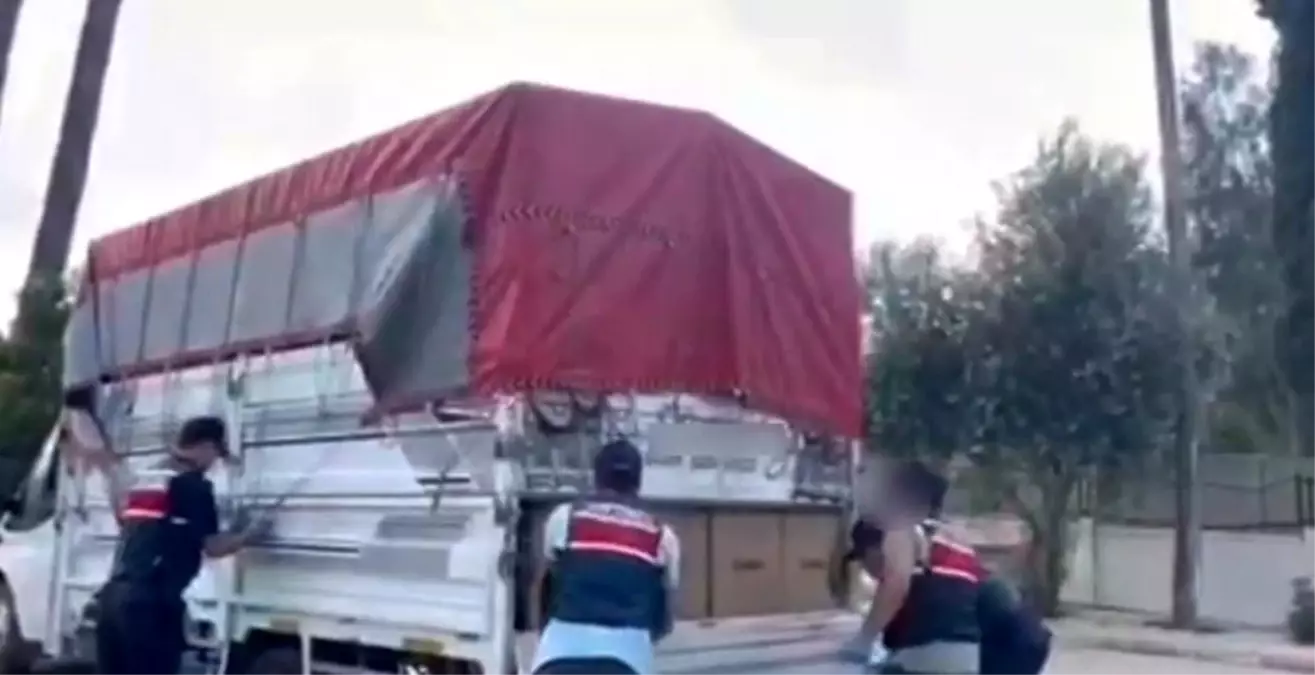 Kaçak Makaron Operasyonu: 2 Milyon 400 Bin Adet Ele Geçirildi