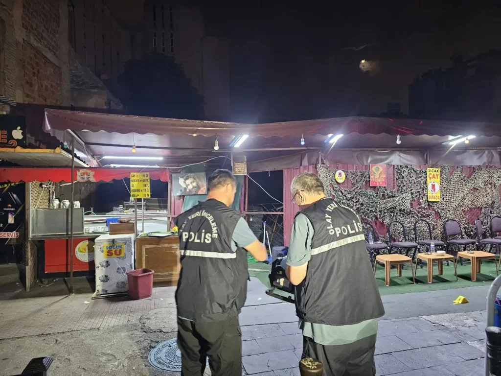 Adana’da Çay Ocağına Silahlı Saldırı: 2 Yaralı