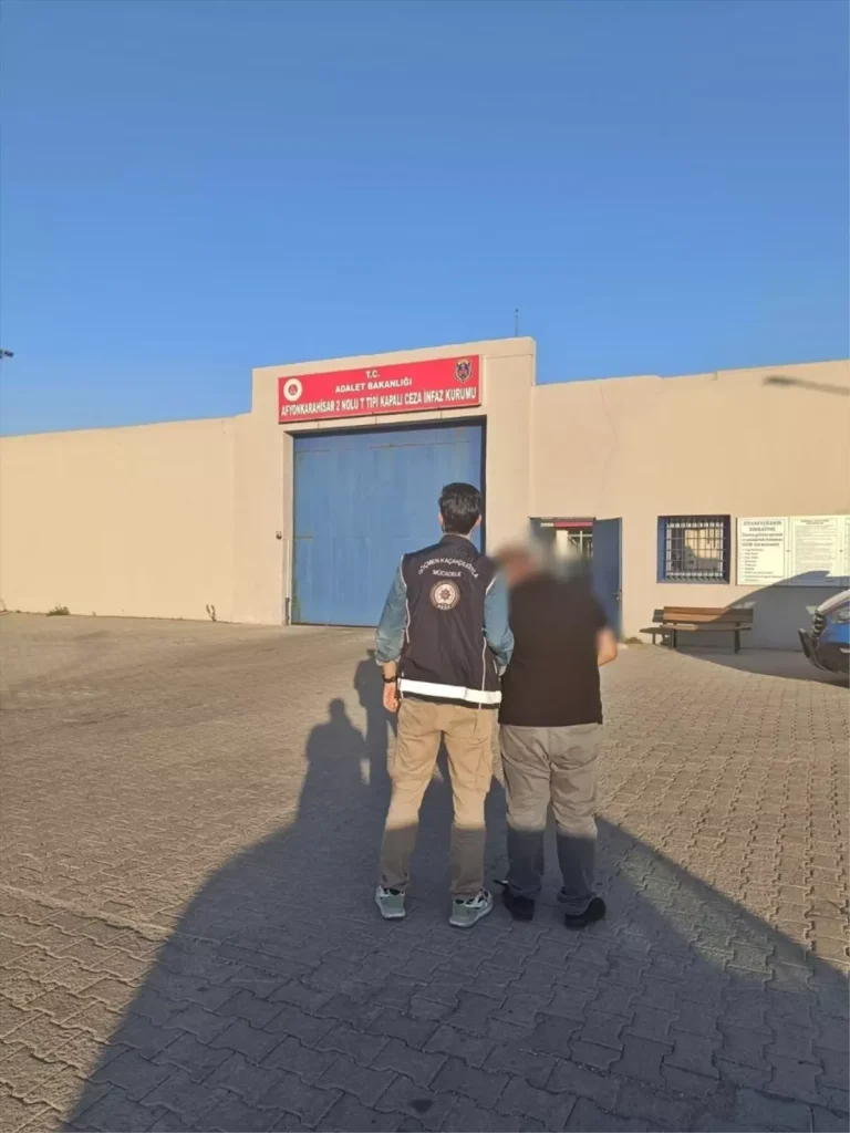 Afyonkarahisar’da Göçmen Kaçakçılığı Operasyonu: Şüpheli Tutuklandı