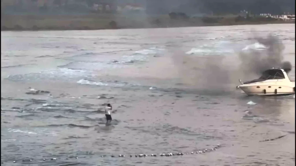 Muğla Akyaka’da Teknede Yangın: Can Kaybı Olmadı