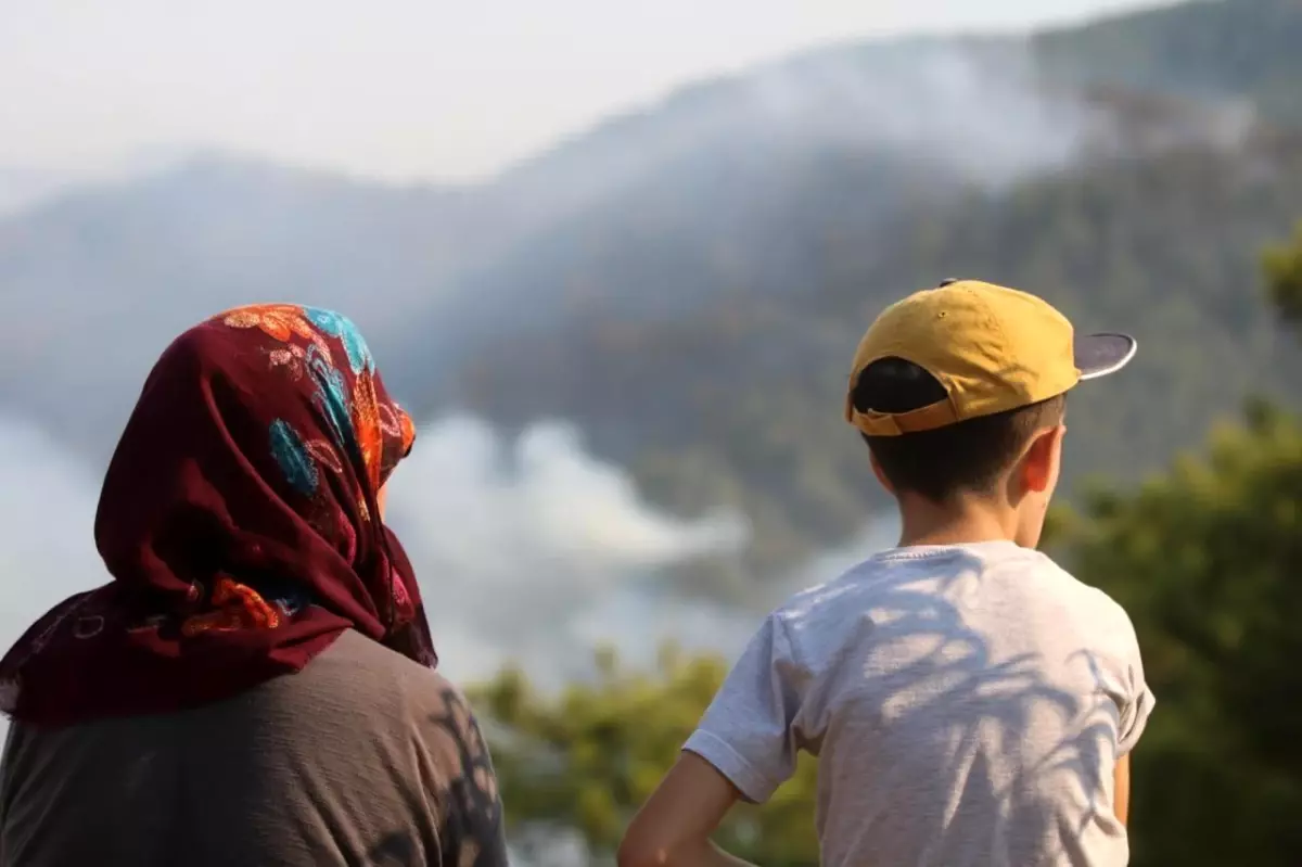 Alanya’da Ormandaki Yangınlar İçin Söndürme Çalışmaları