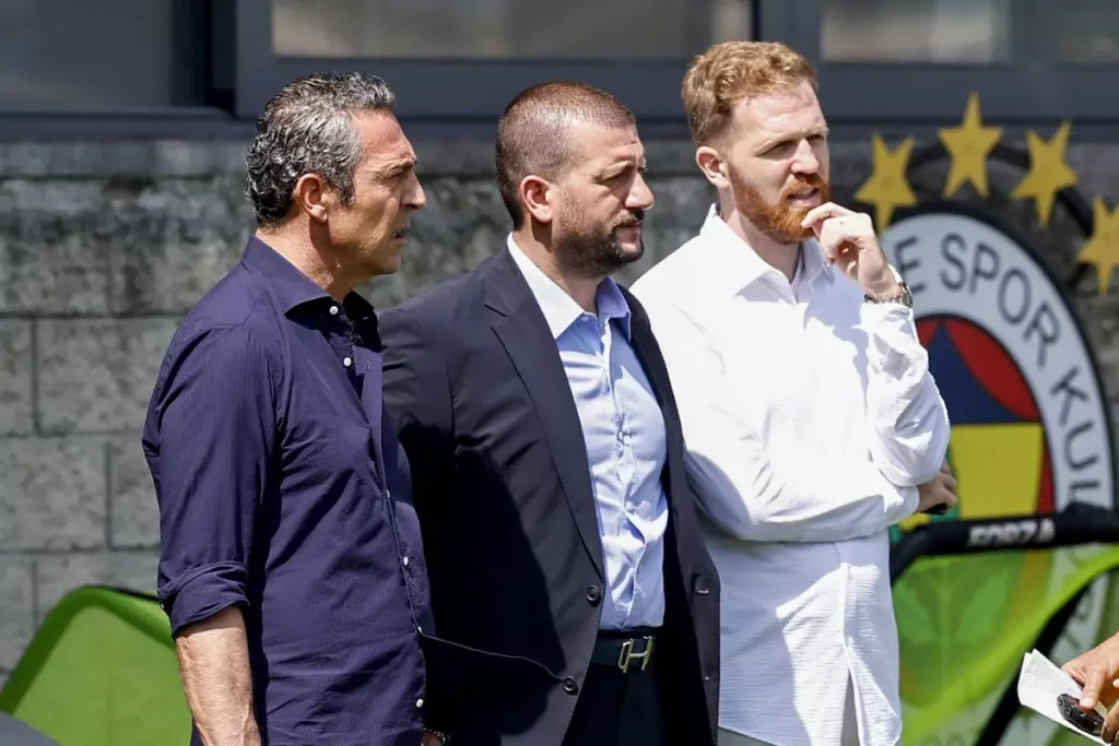 Fenerbahçe’de Yeni Teknik Direktör Arayışı Sürüyor