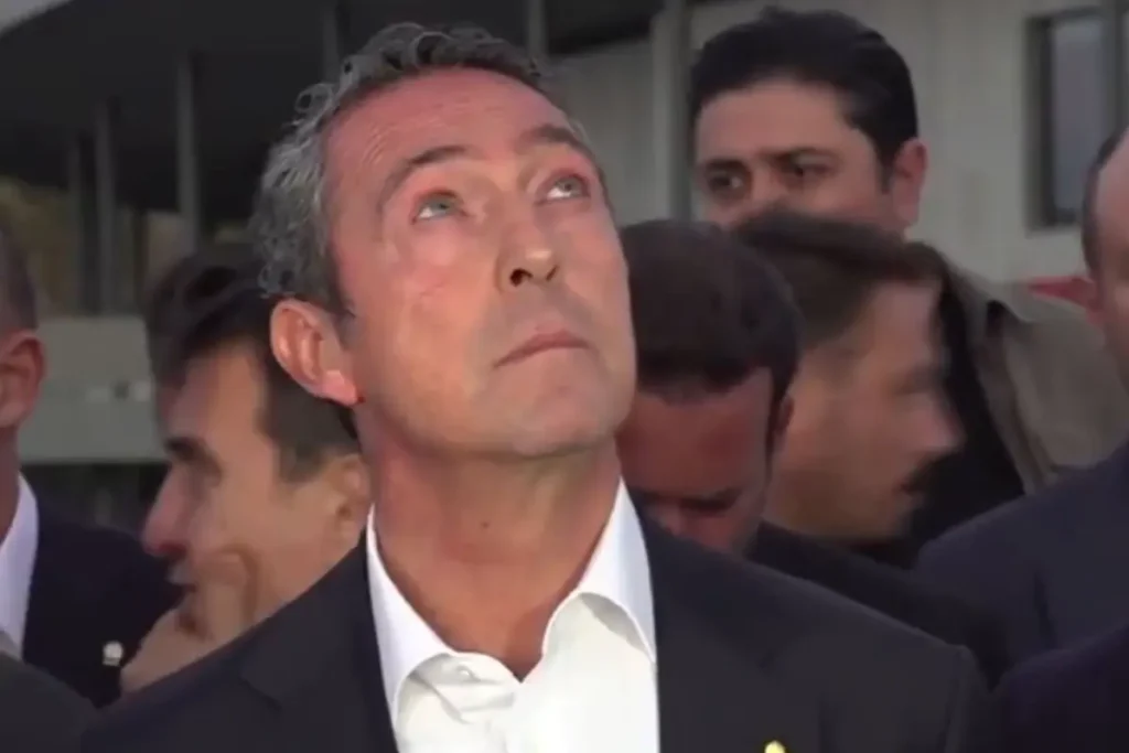 Fenerbahçe Başkanı Ali Koç’un Ezanlı Çıkışı Gündemde