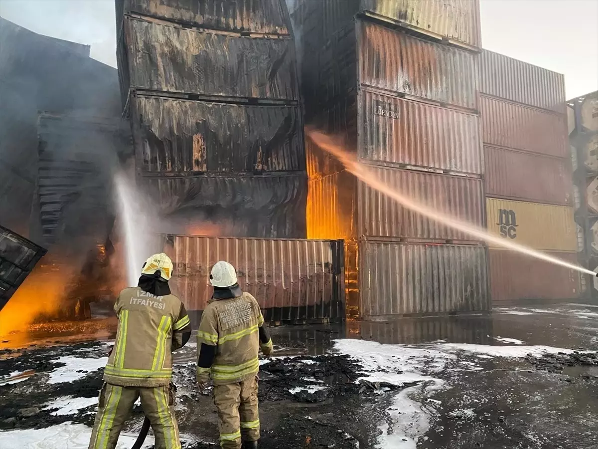İzmir Aliağa’daki Nemport Limanı Yangını Kontrol Altına Alındı