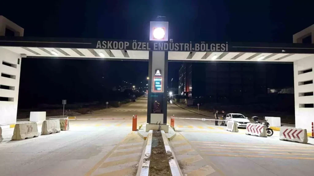 İstanbul Arnavutköy’de Endüstri Bölgesinde Büyük Yangın