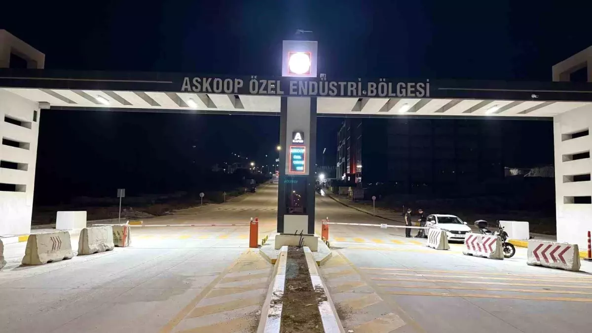 İstanbul Arnavutköy’de Endüstri Bölgesinde Büyük Yangın