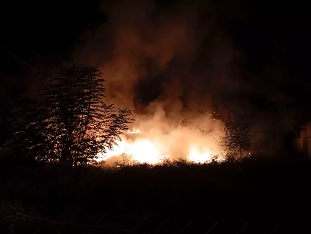 Plastik Kasalar Alevlere Teslim Oldu