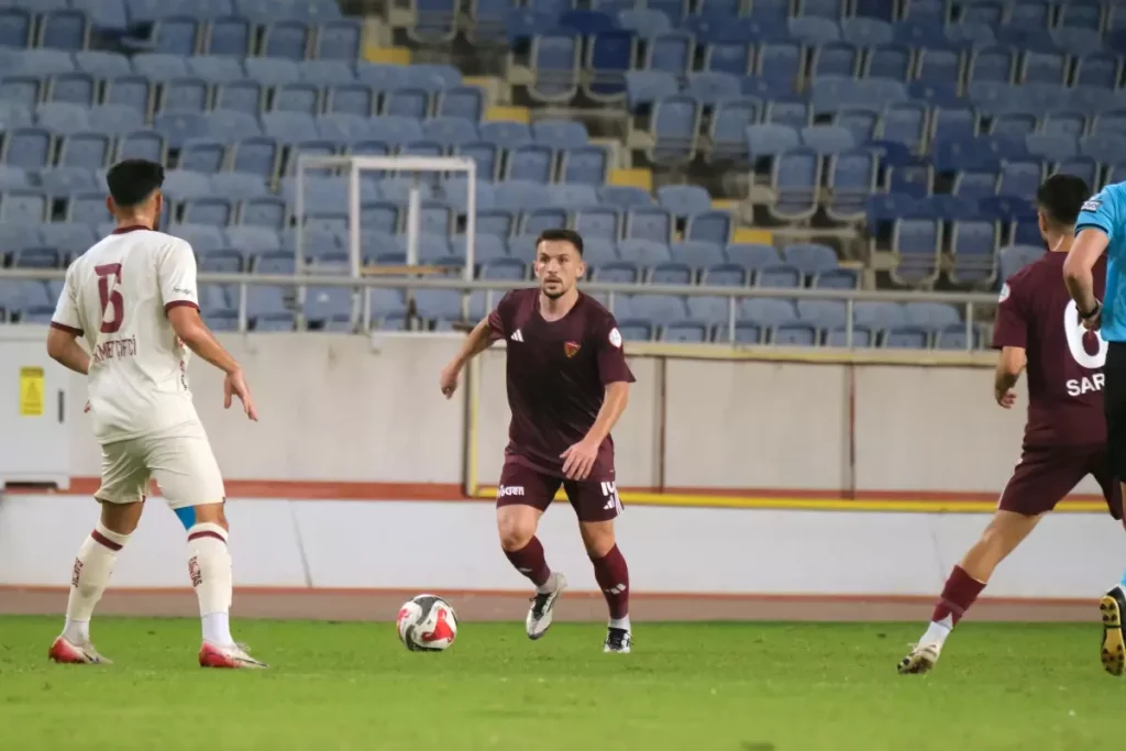 Bandırmaspor, Hatayspor’u Mersin’de Feshetti