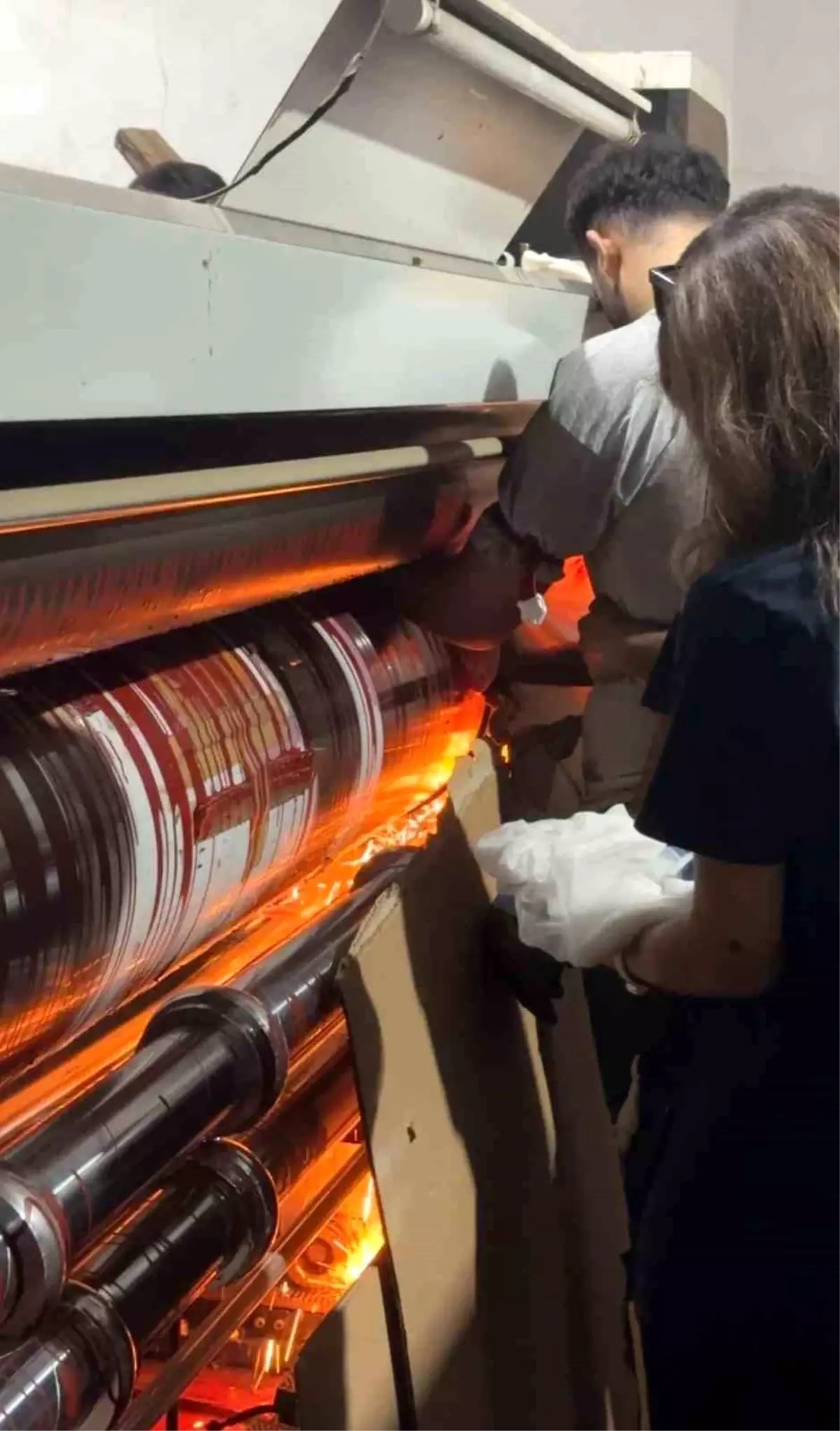 İşçinin Eli Makineye Sıkıştı, Saatlerce Kurtarılmayı Bekledi