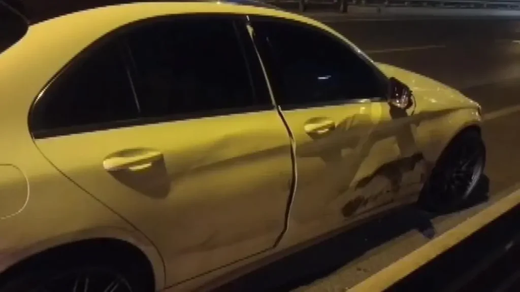 Otomobil Bariyere Çarptı: 3 Kişi Yaralandı