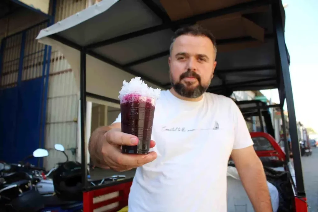 Aydın’da 15 Yıldır Efsaneleşen Kar Helvası Satıcısı