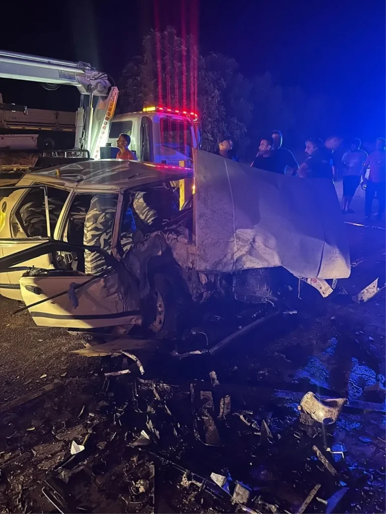 Trafik Kazası: 8 Kişi Yaralandı