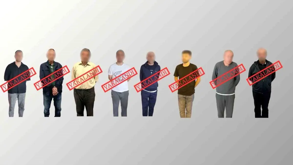 Kırmızı Bültenle Aranan 8 Suçlu Türkiye’ye Getirildi