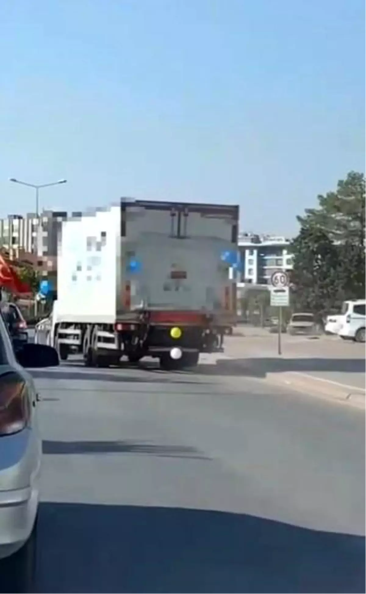 Tehlikeli Kamyon Sürüşü Güvenlik Endişelerini Artırdı