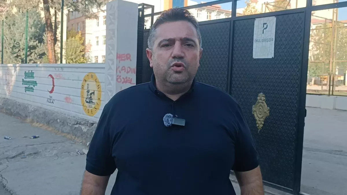 Batman’da Lise Önünde Silahlı Kavga