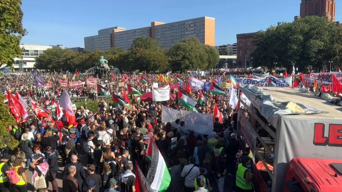 Almanya’da Büyük Filistin Gösterisi