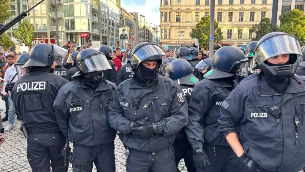 Berlin’de Filistin Gösterisine Polis Müdahalesi