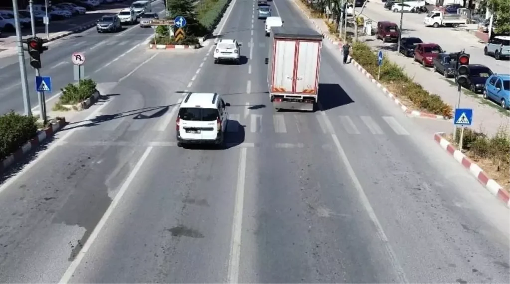 Trafik Denetiminde 17 Sürücüye Drone ile Ceza
