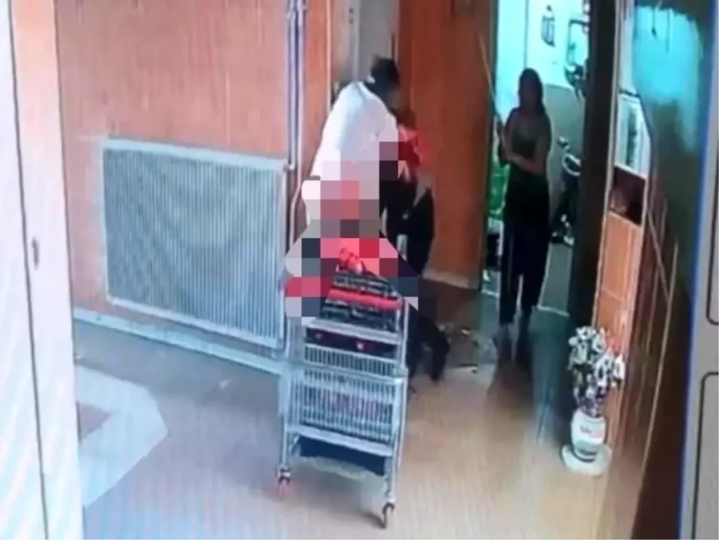 Talas’ta Bina Görevlisi Eşinin Yanında Bıçaklandı