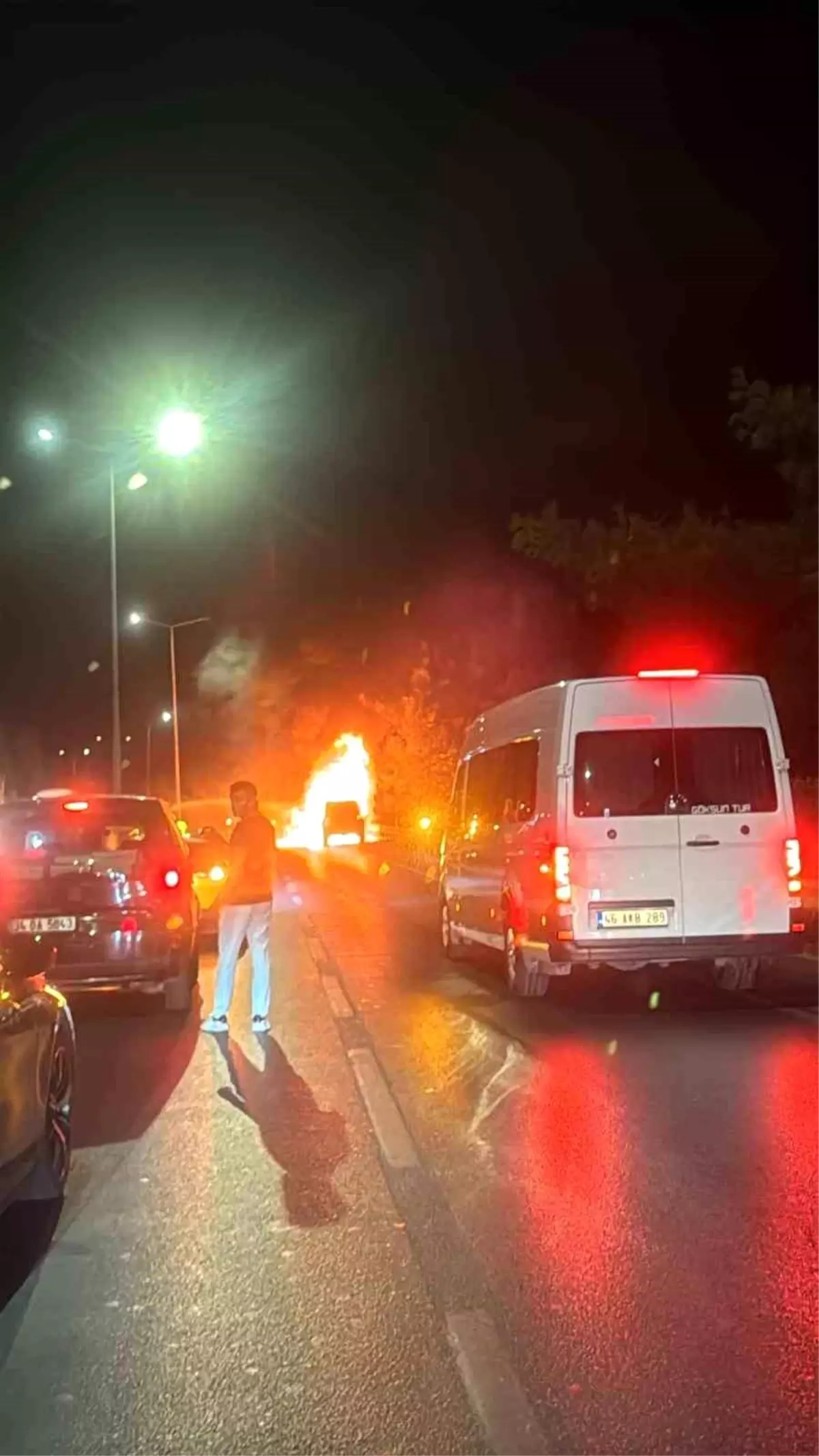 Bodrum’da Seyir Halindeki Cip Alev Topuna Döndü