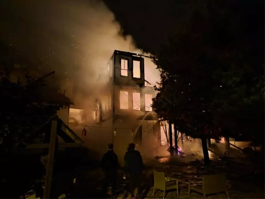 Tarihi Keyvanlar Konağı Yangında Kül Oldu