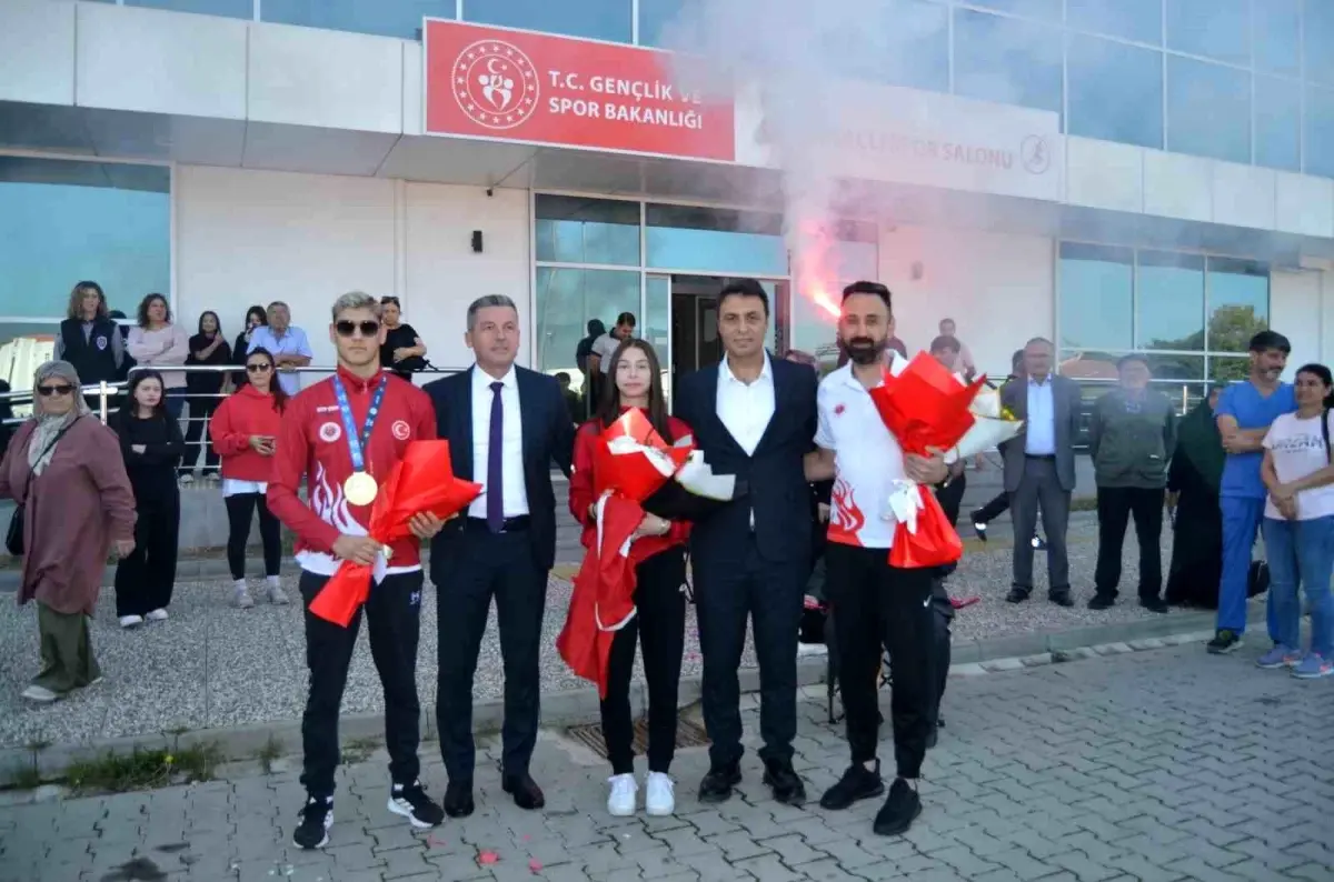 Bolulu Sporcular Dünya Şampiyonasında Altın Madalya Kazandı