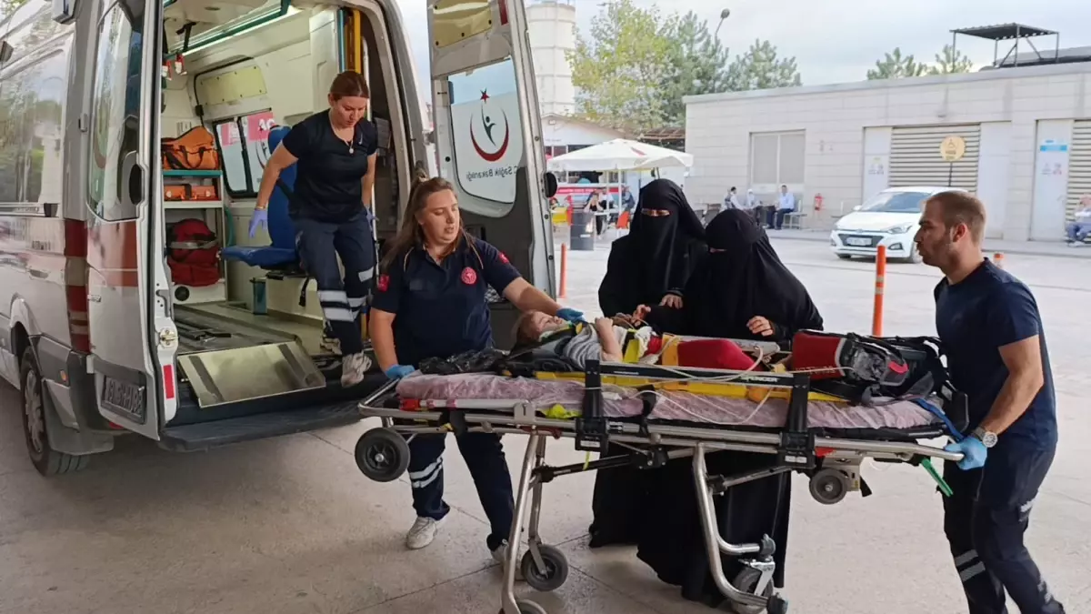 Küçük Çocuk Dengesini Kaybederek Ağır Yaralandı