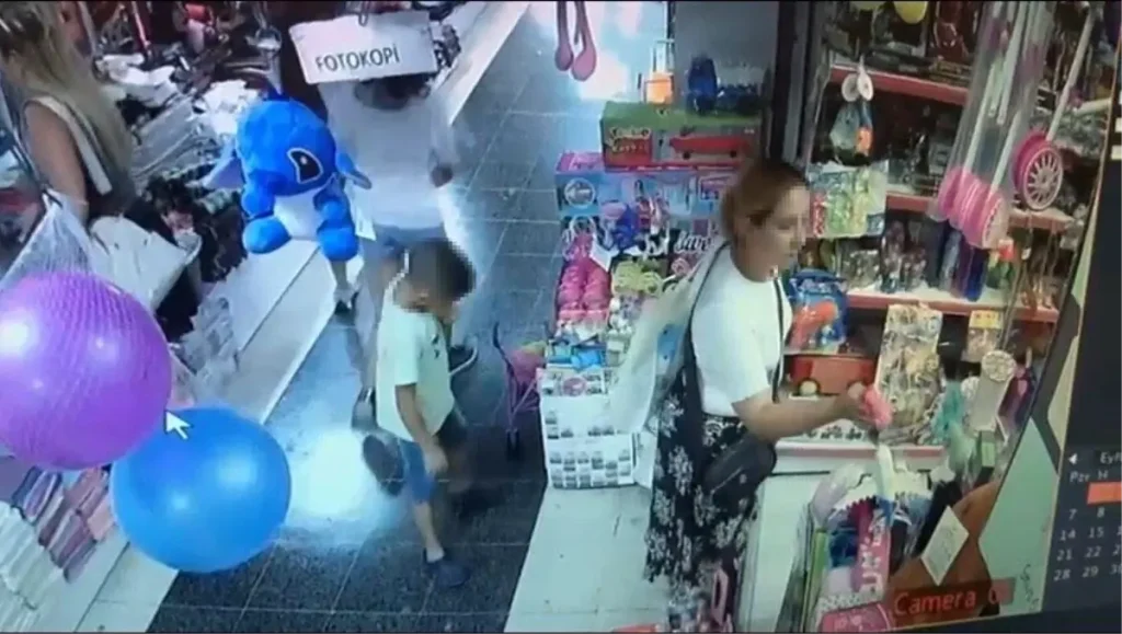 “Hırsızlık Kamerada: 700 TL’lik Oyuncak Çalındı”