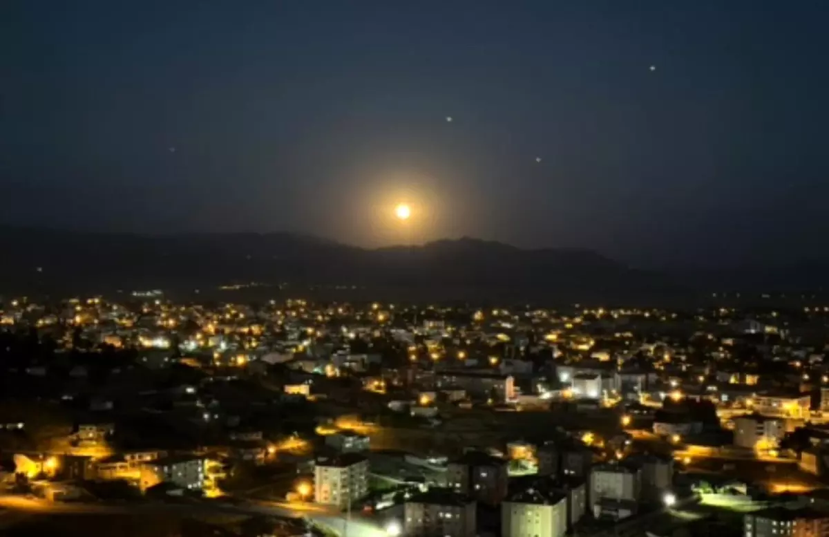 Kanlı Ay Tutulması: Endişe Verici Değil